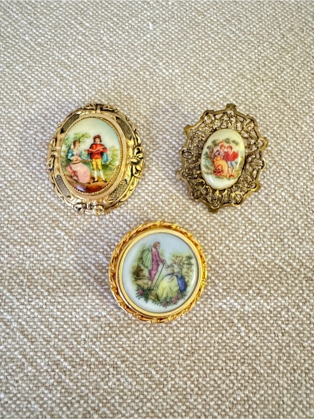 Vintage Faux Cameo 50pc Collection Estate Brooch Necklace Earrings & Jewelry Box